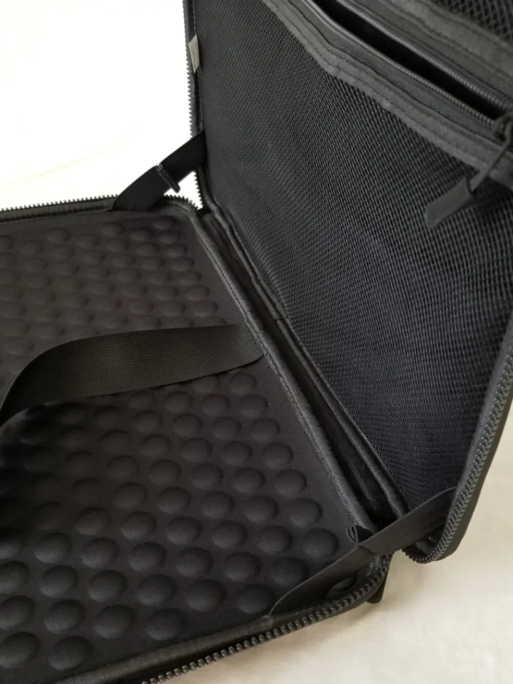 New in Box! Mosiso Rigid Shell Waterproof Laptop Computer Carrying Case w/Handle